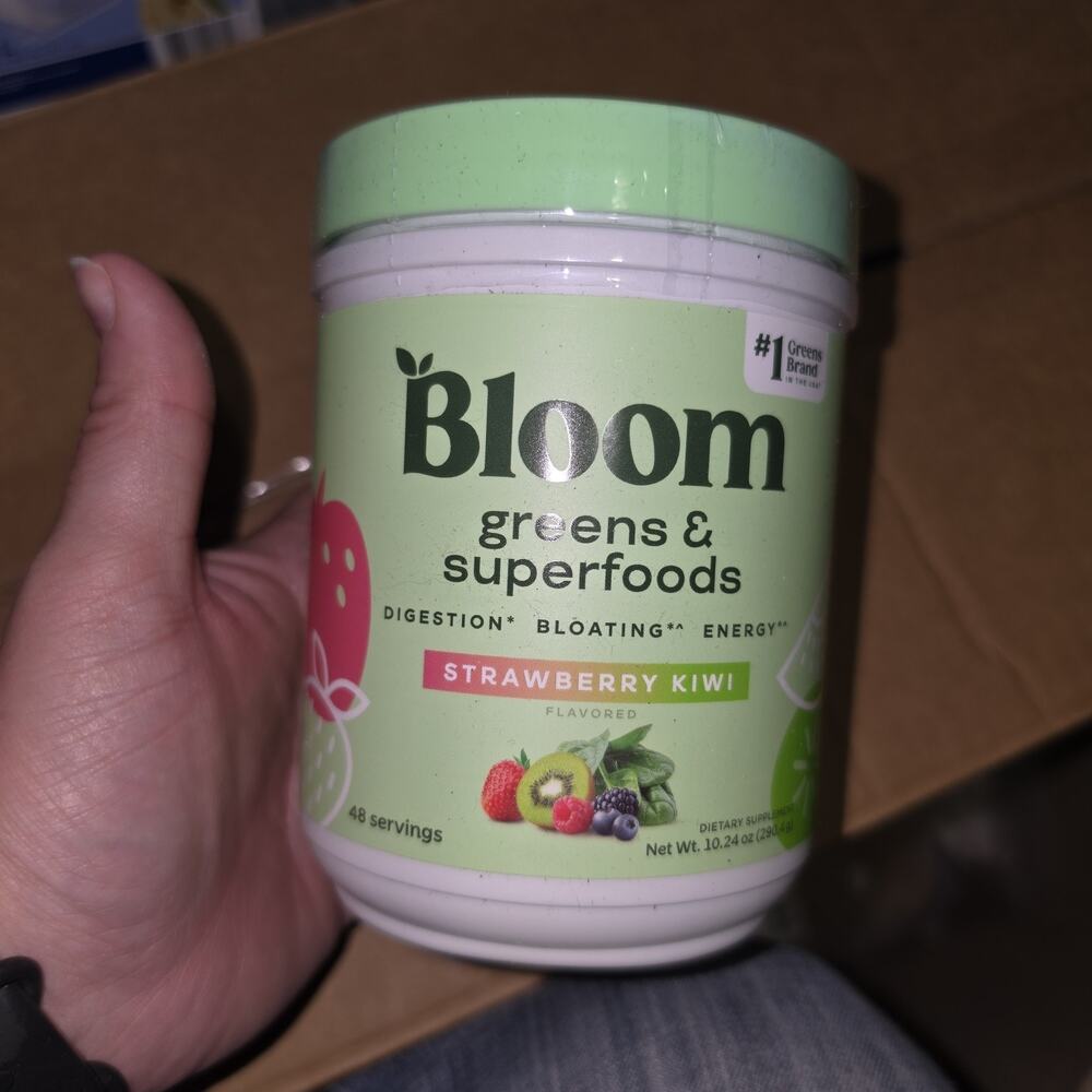Bloom Greens & Superfoods Strawberry Kiwi Exp. 9/26 Sealed New 48 servings